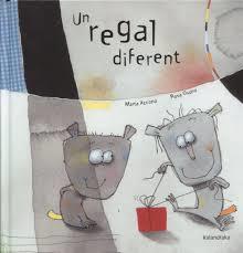 UN REGAL DIFERENT | 9788484642572 | AZCONA, MARTA | Llibreria La Font de Mimir - Llibreria online Barcelona - Comprar llibres català i castellà