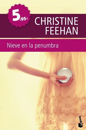 NIEVE EN LA PENUMBRA | 9788408111450 | CHRISTINE FEEHAN | Llibreria La Font de Mimir - Llibreria online Barcelona - Comprar llibres català i castellà