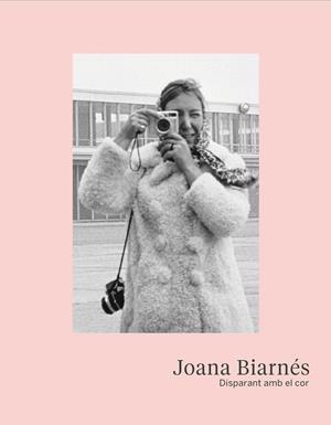 JOANA BIARNÉS. DISPARANT AMB EL COR | 9788417056094 | BIARNÉS, JOANA | Llibreria La Font de Mimir - Llibreria online Barcelona - Comprar llibres català i castellà