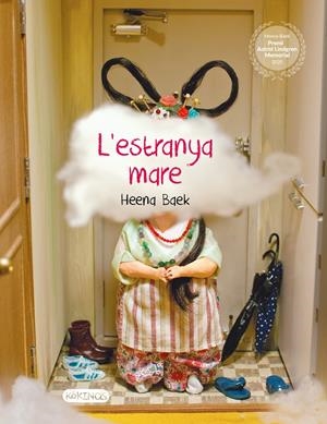 L'ESTRANYA MARE | 9788417742652 | BAEK, HEENA | Llibreria La Font de Mimir - Llibreria online Barcelona - Comprar llibres català i castellà